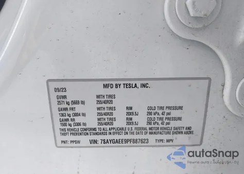 2023 Tesla Model Y Awd/Long Range Dual Motor All-Wheel Drive z USA, uszkodzony, nr VIN 7SAYGAEE9PF887623